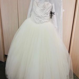 Wedding dress